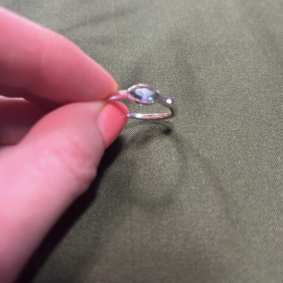 Sterling Silver ring size 9 - Picture 3 of 3